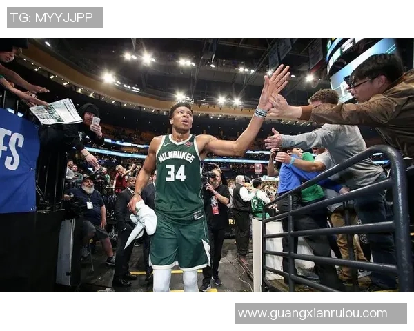 雄鹿客场力克开拓者，总比分2-1领先：深度解析胜利背后的秘诀